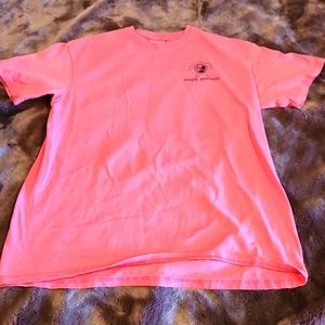 A pink t-shirt.